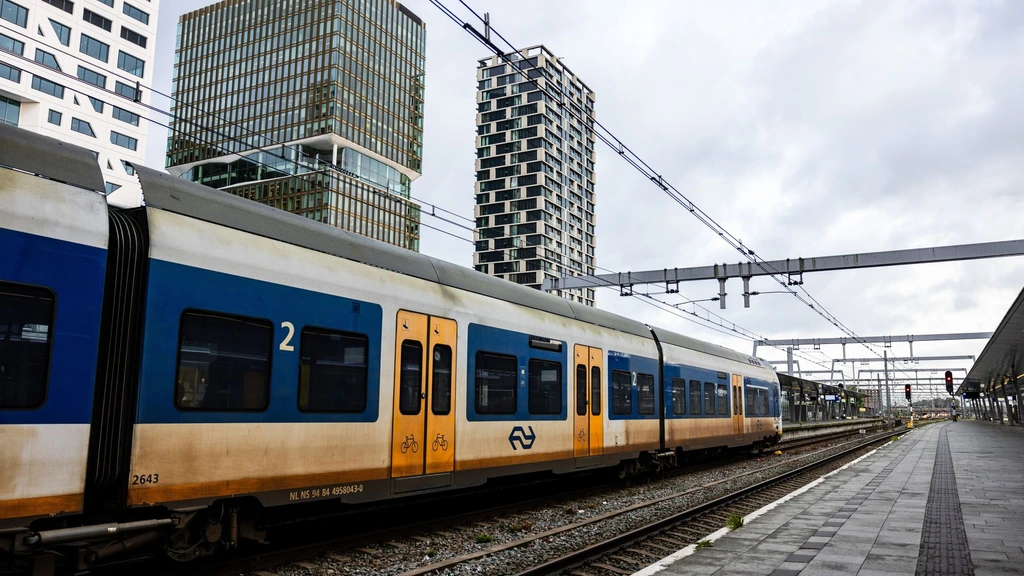 Geen treinen tussen Amsterdam Centraal en Utrecht door blikseminslag