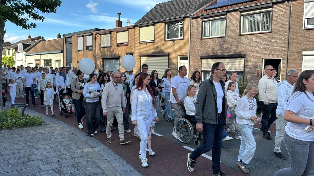 Duizenden mensen bij stille tocht in Axel voor slachtoffers auto-ongeluk