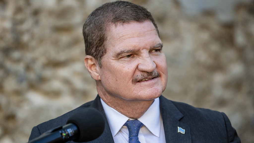 Premier Aruba kondigt vertrek aan, maar houdt regie over opvolging
