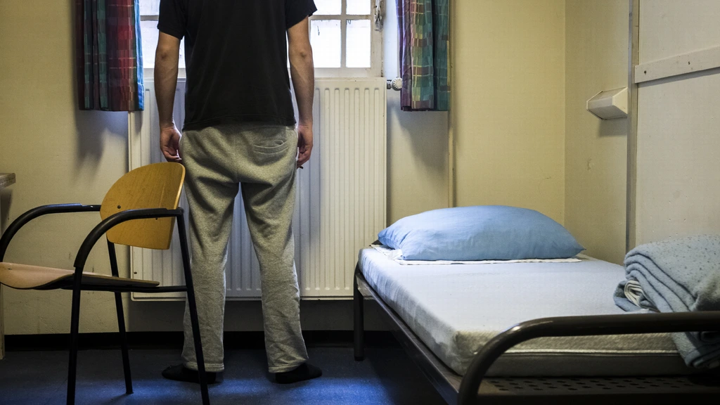 Kritiek op zorg in vreemdelingendetentie Nederland: 'Hoog niveau van geweld'