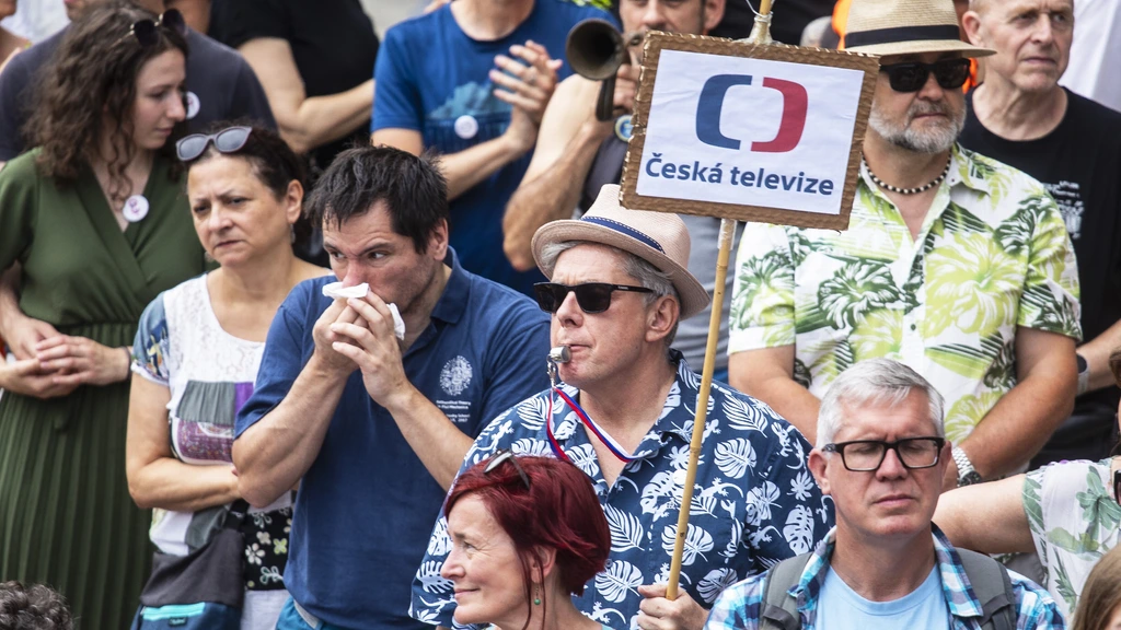 Duizenden Tsjechen bij solidariteitsactie voor publieke omroep