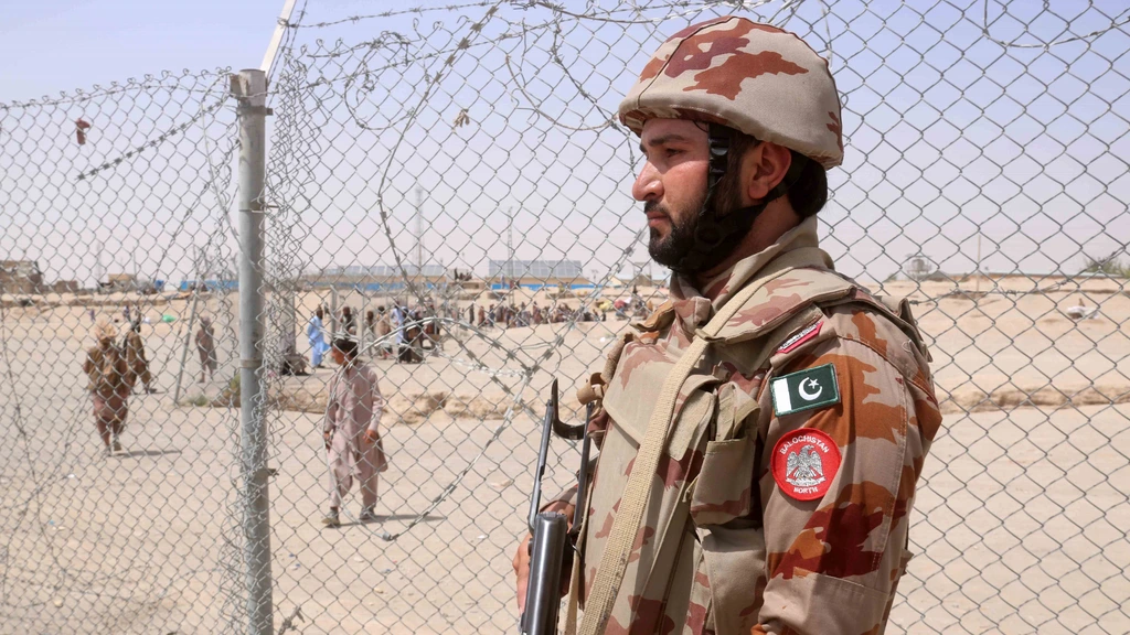 Afghan retaliation after bloody attacks by Pakistan