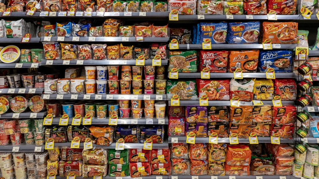 106 mensen besmet met salmonella na eten van noedels, ook in Nederland
