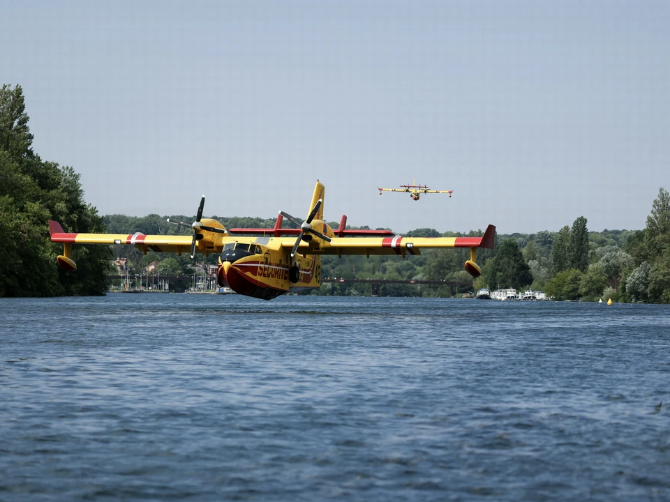 Immense brand bij Parijs niet onder controle, Route du Soleil afgesloten