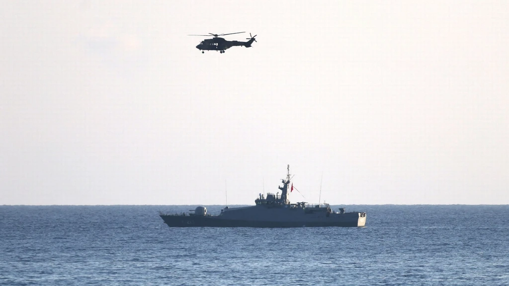 Wrak van veerbootongeluk bij Cyprus mogelijk gevonden, nog steeds 20 vermistengisteren, 22:06Een Turks marineschip kwam vandaag in het gebied aan om te zoeken naar het wrak. De