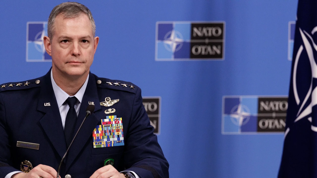 Hoe Rusland te verslaan? Topmilitair NAVO geeft antwoord in zeldzame toespraak