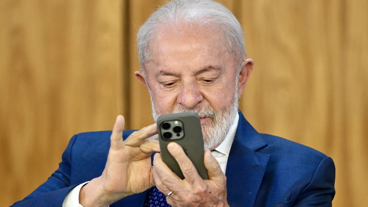 In Braziliaanse presidentsrace lijkt Bolsonaro op sociale media overal en Lula nergens