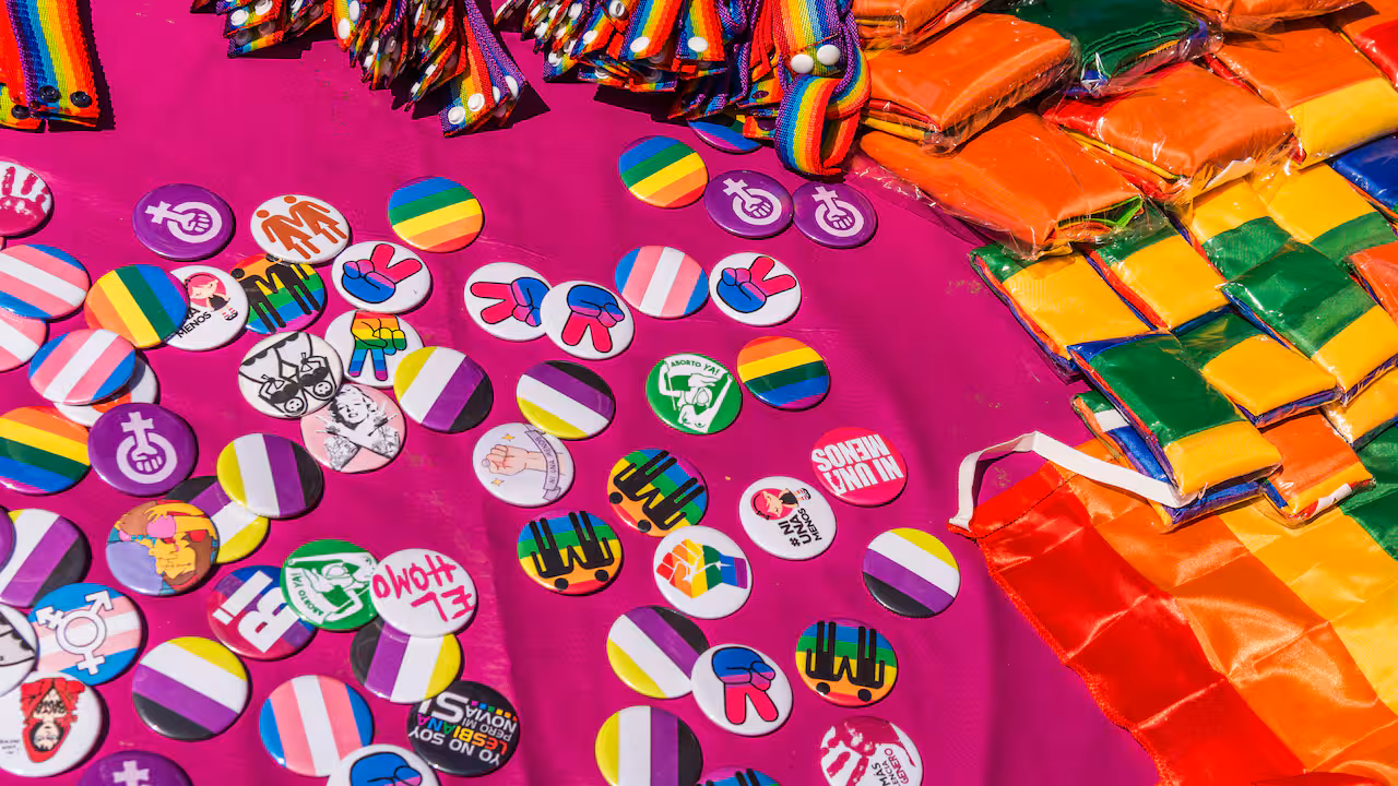 Regenboogvlag wappert steeds minder fier: 'Was steun ooit echt authentiek?'