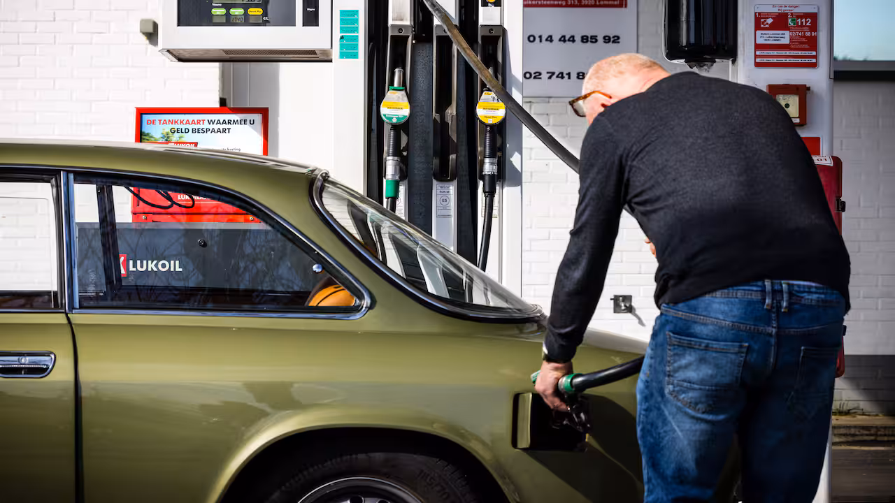Prijzen aan de pomp stijgen weer wat ondanks dalende olieprijs