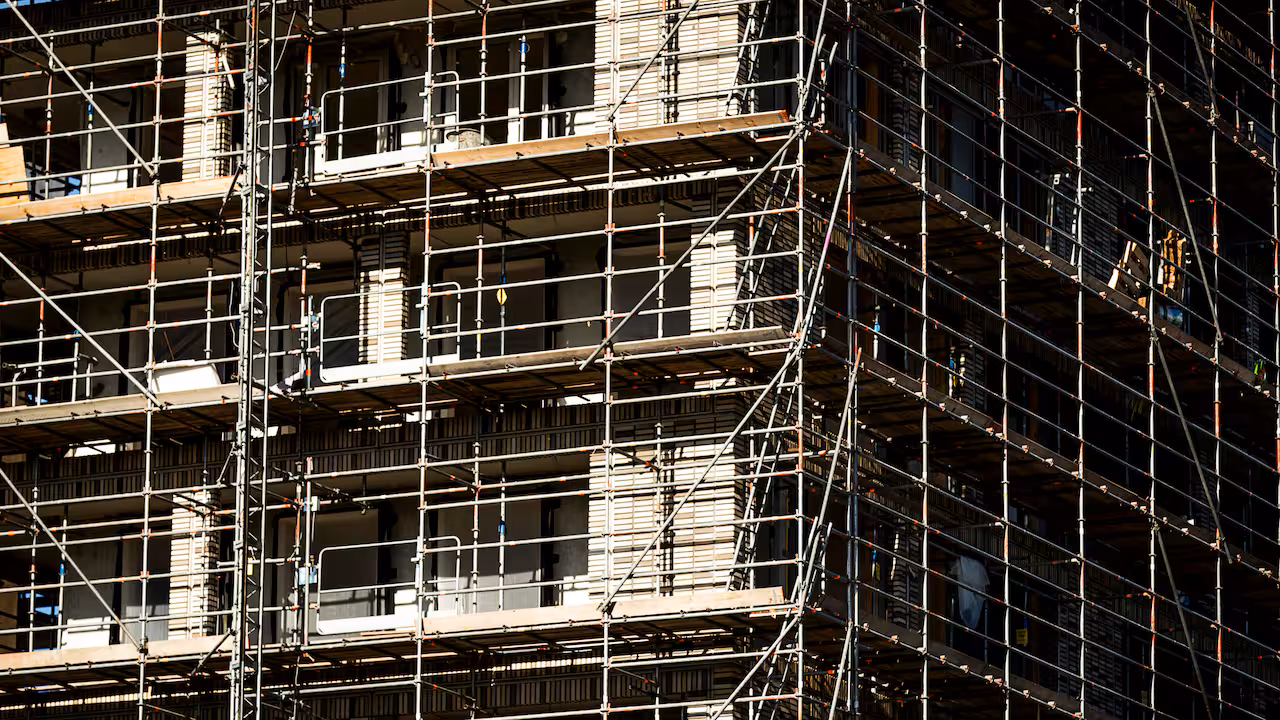 Je sociale huurwoning wordt verduurzaamd, of je het nu wil of niet