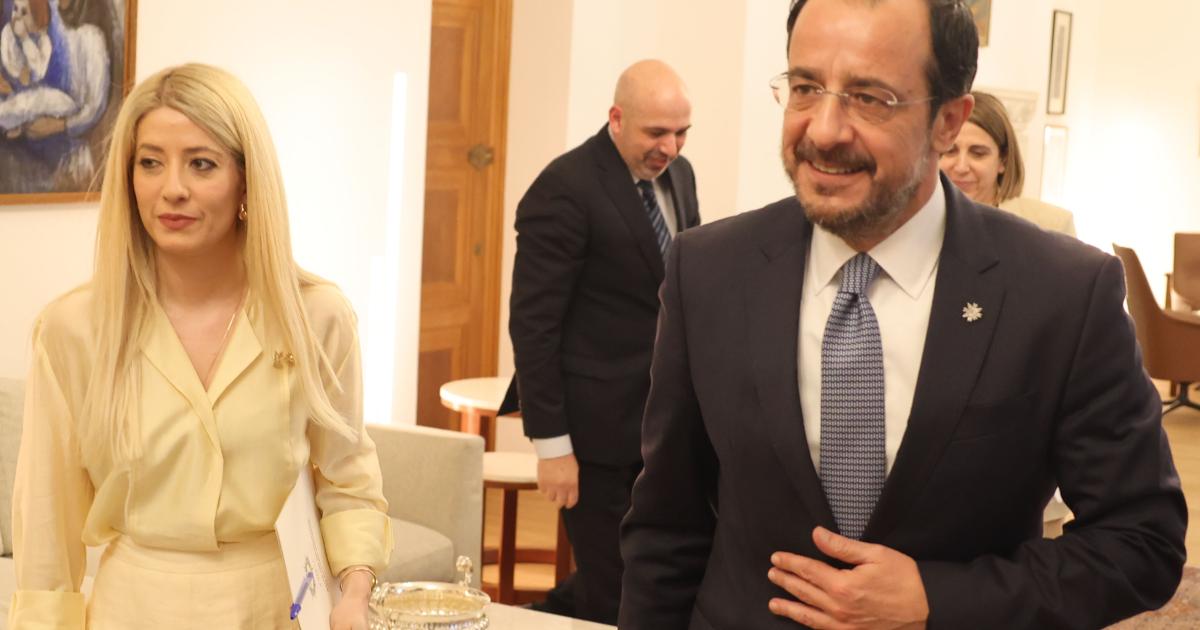 Πρώτη συνάντηση Χριστοδουλίδη με Αννίτα μετά την επανεκλογή της (ΦΩΤΟ)