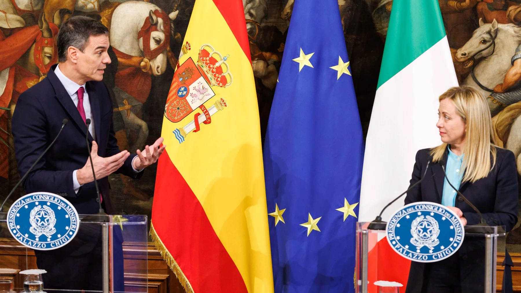 Una traición de Sánchez a Meloni alía a Macron con Italia para dejar a España sin la presidencia de la FAO