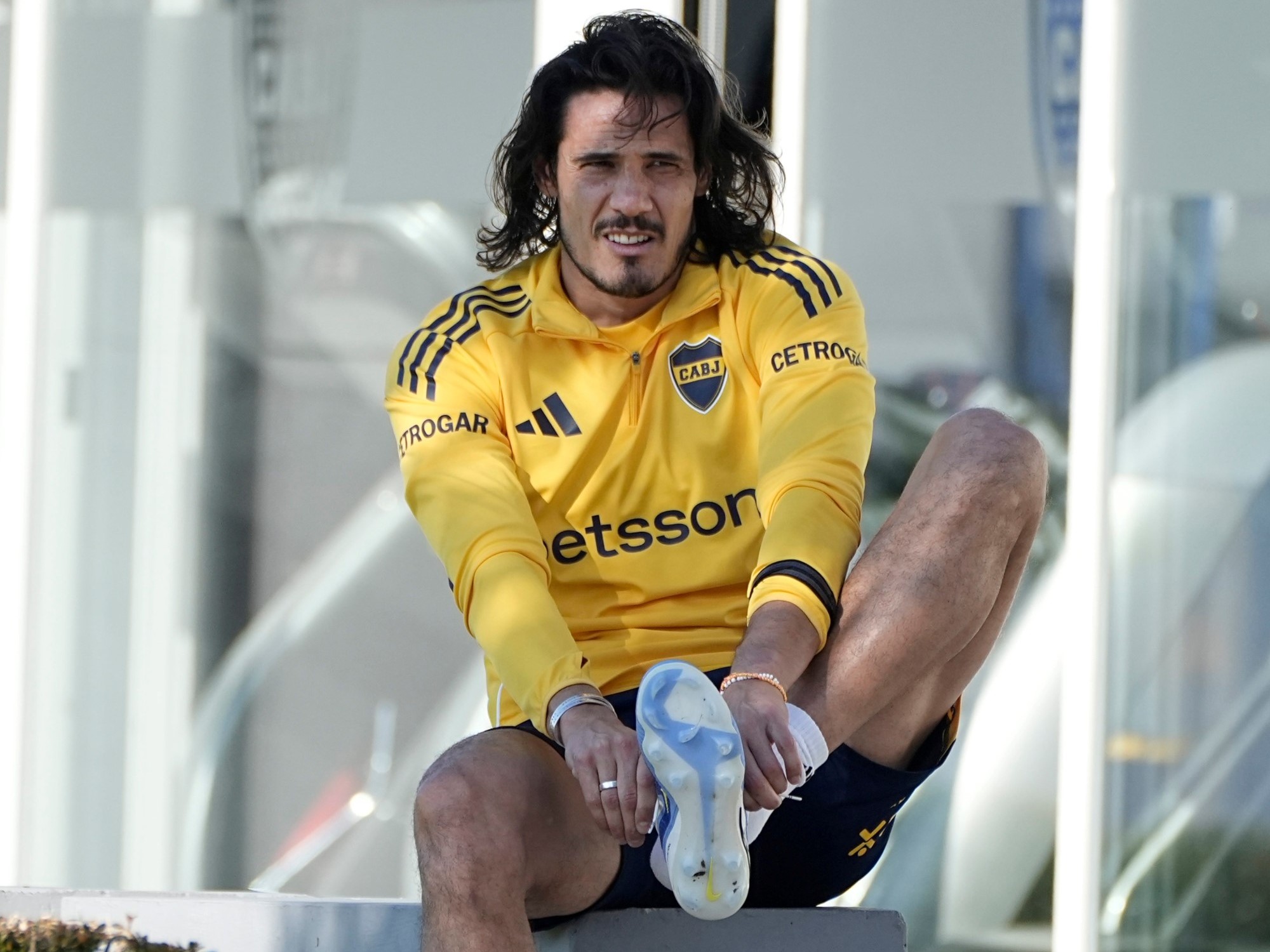 Cavani se va de Boca: lesionado y sin lugar en el nuevo ciclo, rescinde su contrato
