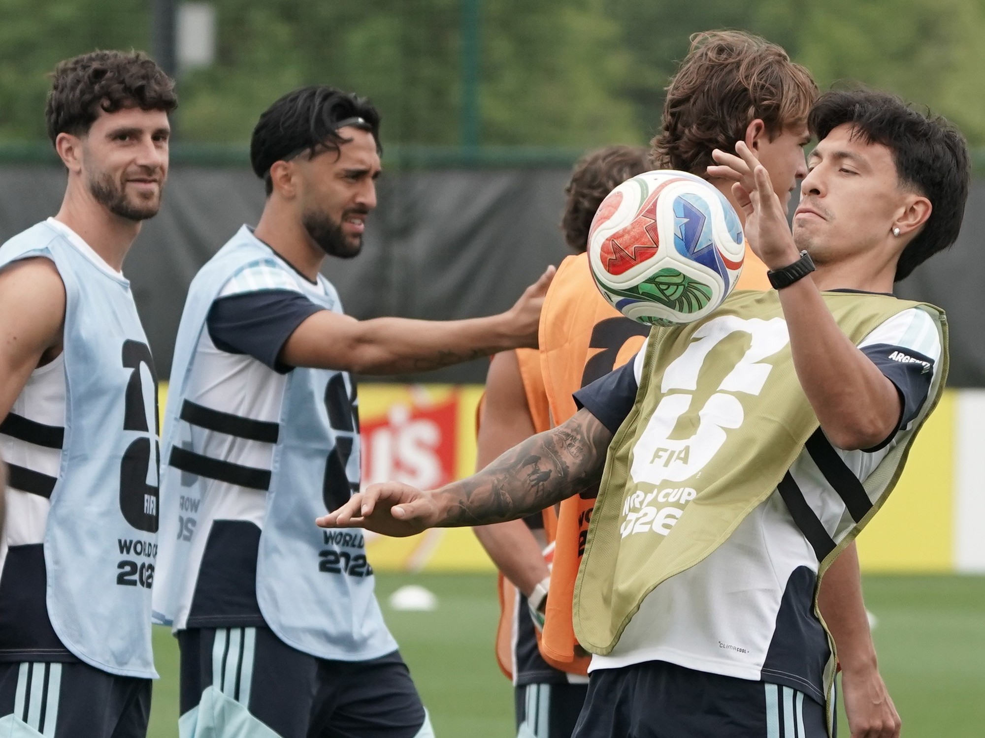 Identificación, constancia y métricas top: así Lisandro Martínez se ganó un lugar en el equipo base del Mundial