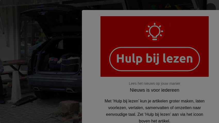Enorme ravage in Oss, waar auto door pui van winkel heen rijdt