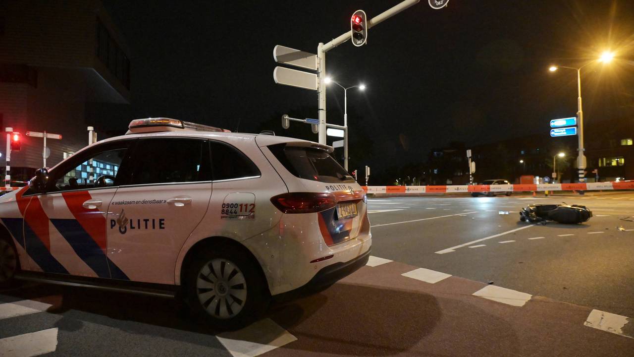 Gevluchte automobilist meldt zich na aanrijding, duo is zwaargewond