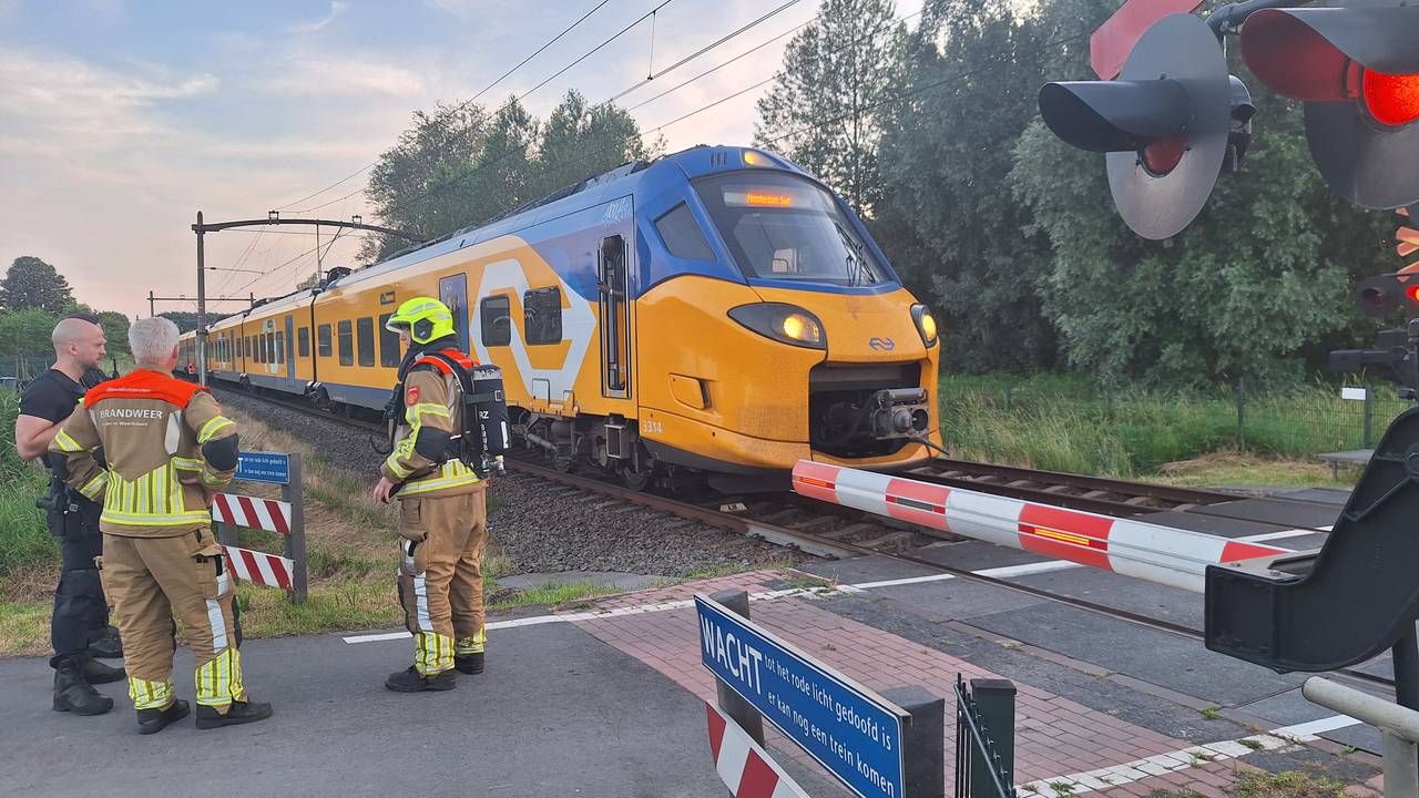 Trein stilgezet na brandmelding: rookontwikkeling in prullenbakje
