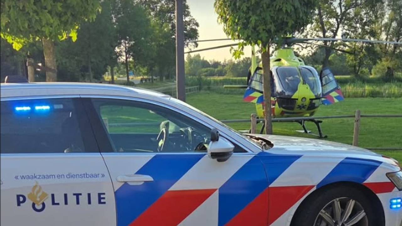 Dreumes valt uit raam in Chaam, met spoed naar ziekenhuis