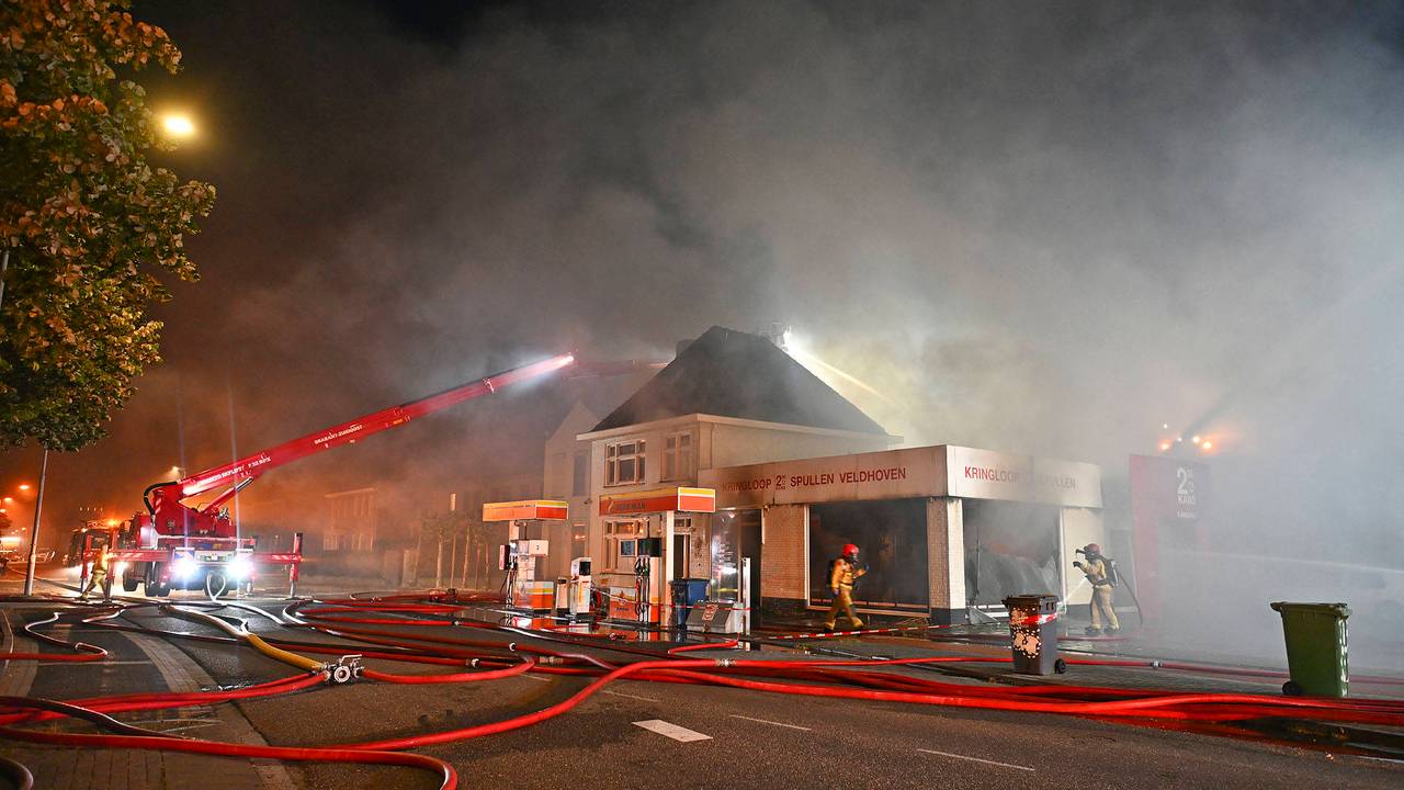Major fire in thrift store in Veldhoven, area extensively cordoned off