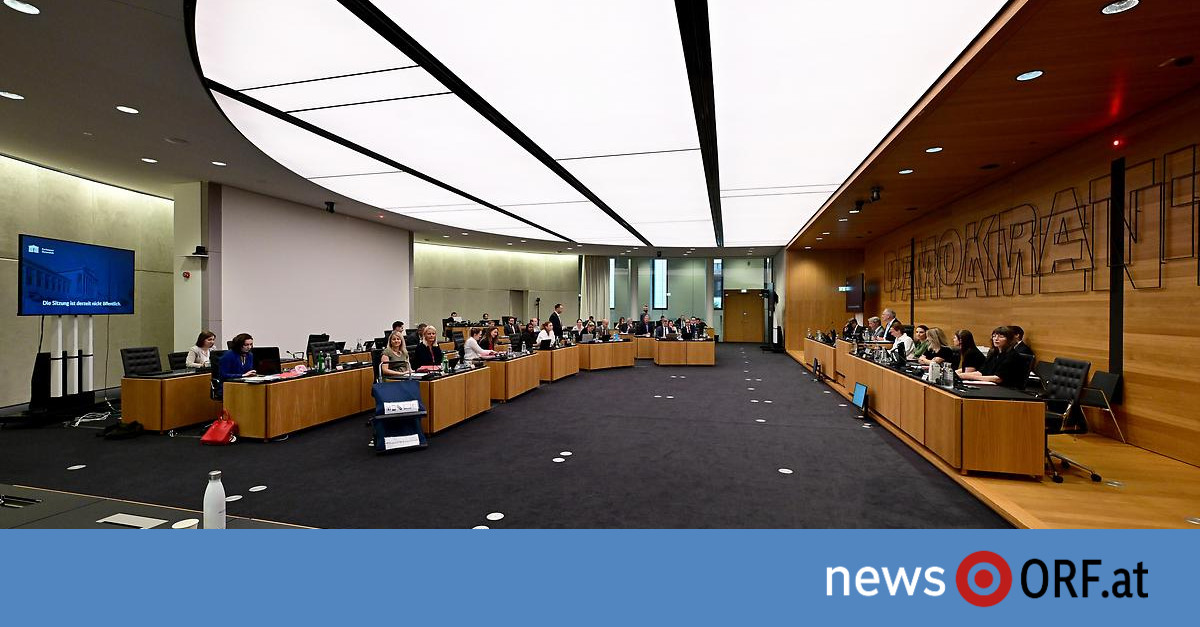 Blick in den Sitzungssaal vor einer Sitzung des Pilnacek-U-Ausschuss