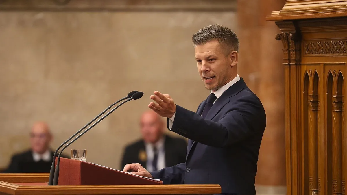 Durvul a vita Magyar Péter és Áder János között: a miniszterelnök drónvideót mutatott az államfői rezidenciáról