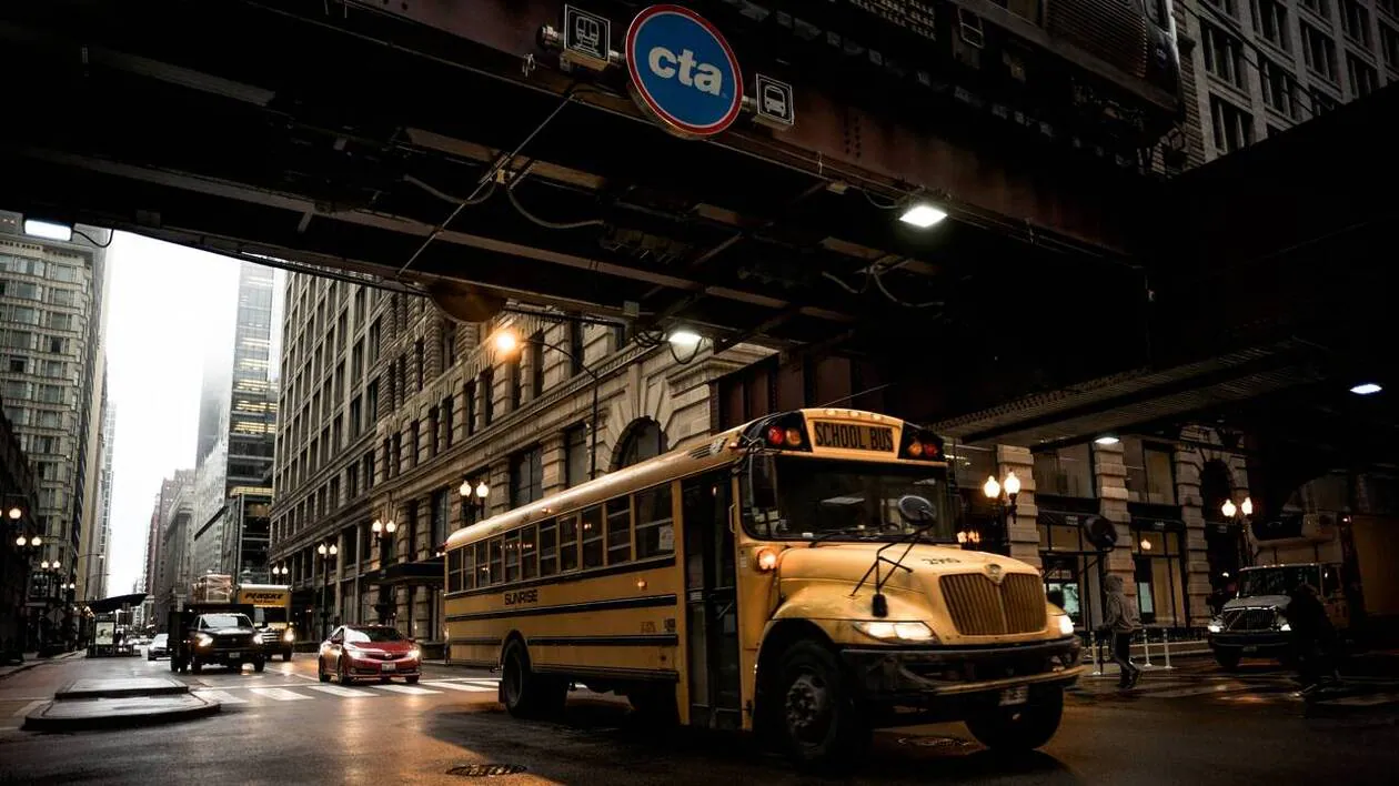 Un bus scolaire stoppé par des élèves après le malaise de la conductrice : « J’avais peur mais je devais aider »