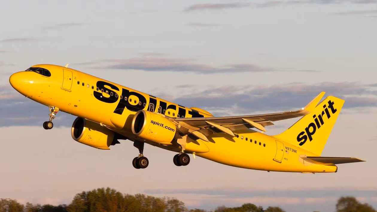 La hausse des prix du kérosène donne le coup de grâce à la compagnie américaine Spirit Airlines, qui stoppe son activité