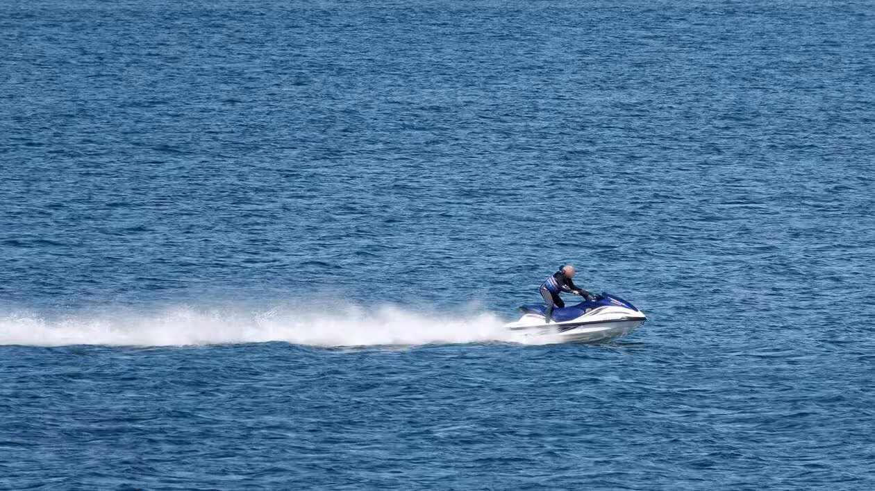 Ils dérangent la biodiversité fragile du site : les scooters des mers sont désormais interdits dans cet archipel breton