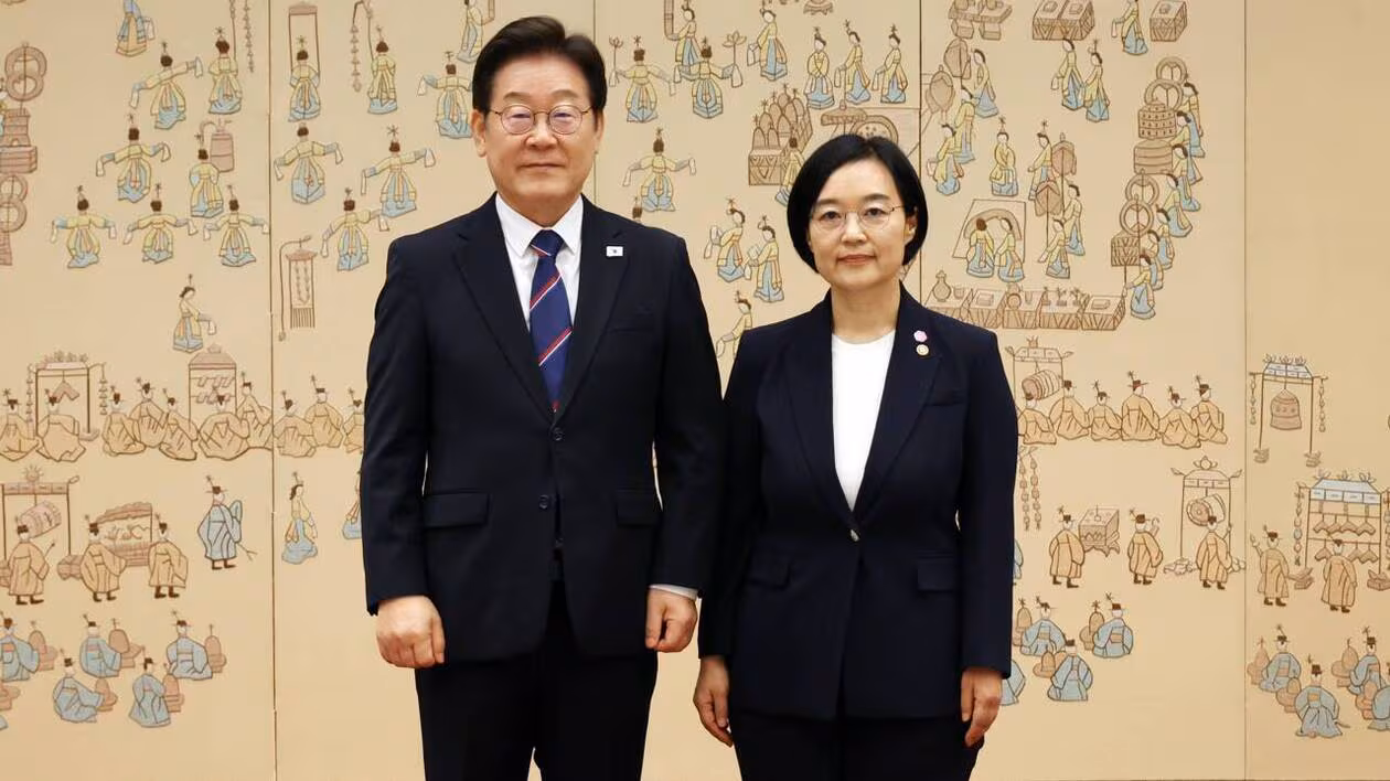 In South Korea, Han Seong-sook appointed Prime Minister, the second woman to hold the post in the country's history