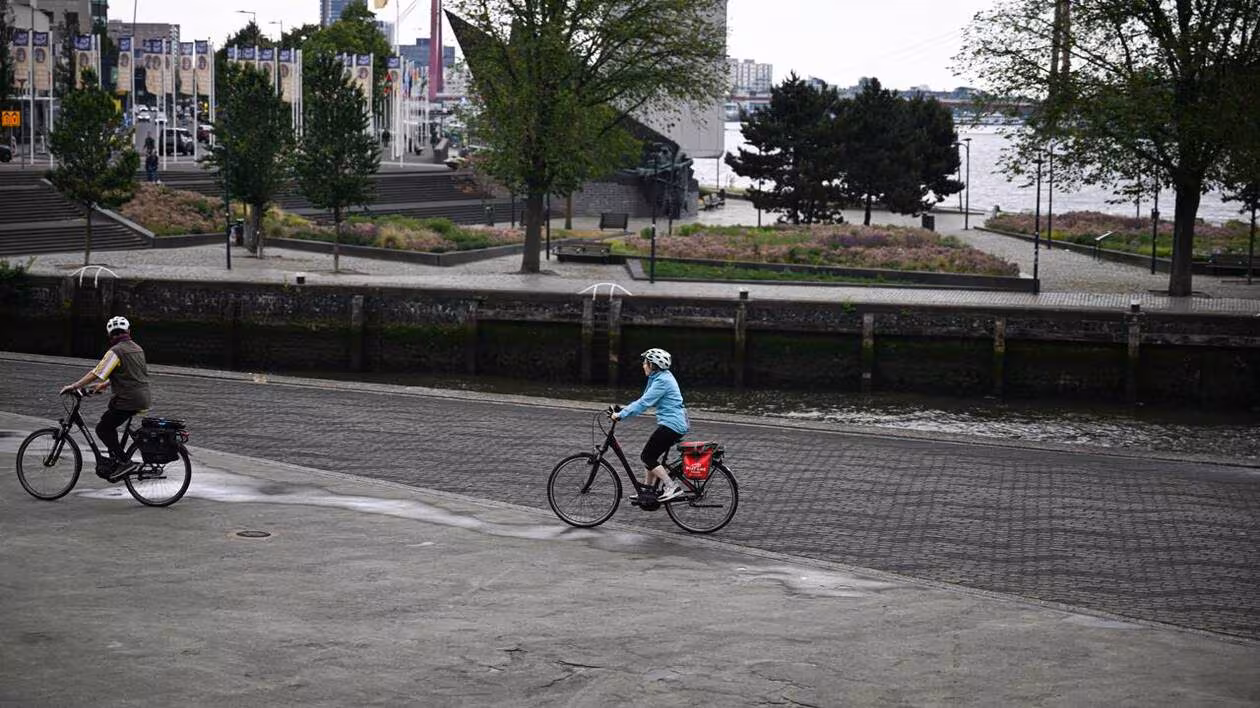 Une voiture fait quatre morts, dont trois enfants, en percutant un groupe de cyclistes aux Pays-Bas