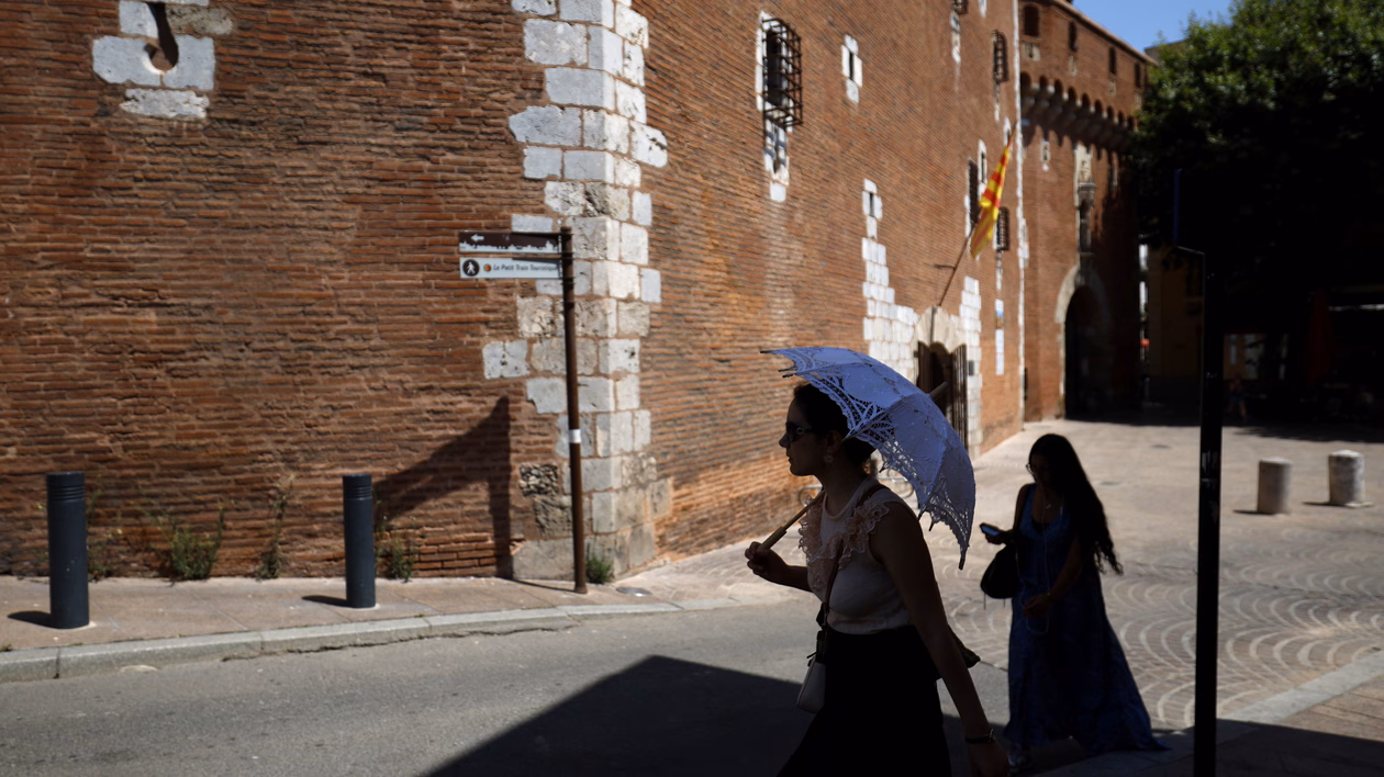 DIRECT. Canicule : les températures dépassent la barre des 38 °C dans le Sud-Est de la France