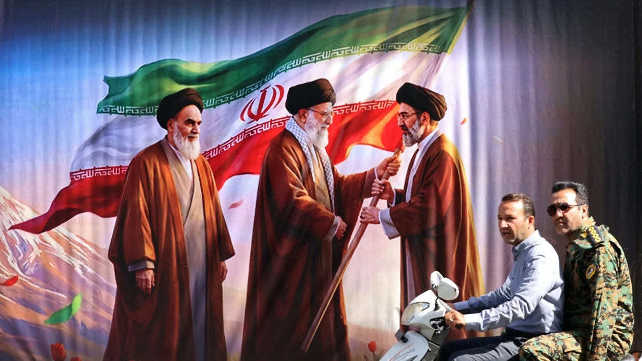 Funérailles d’Ali Khamenei en Iran : son fils et nouveau Guide suprême Mojtaba Khamenei assistera-t-il aux cérémonies ?