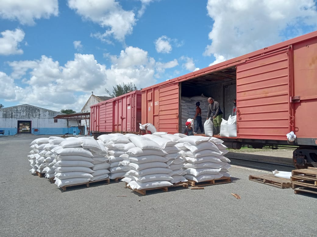 Carencia de combustible frena distribución de donativo de arroz