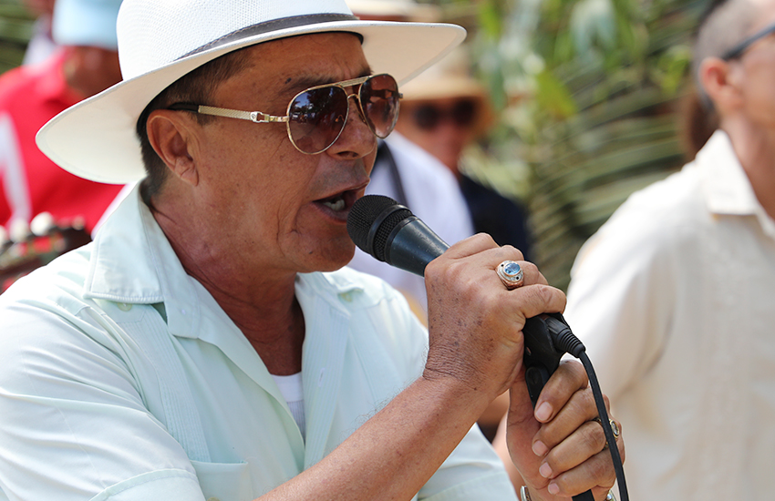 Dimitri y la fuerza de una profecía hecha versos