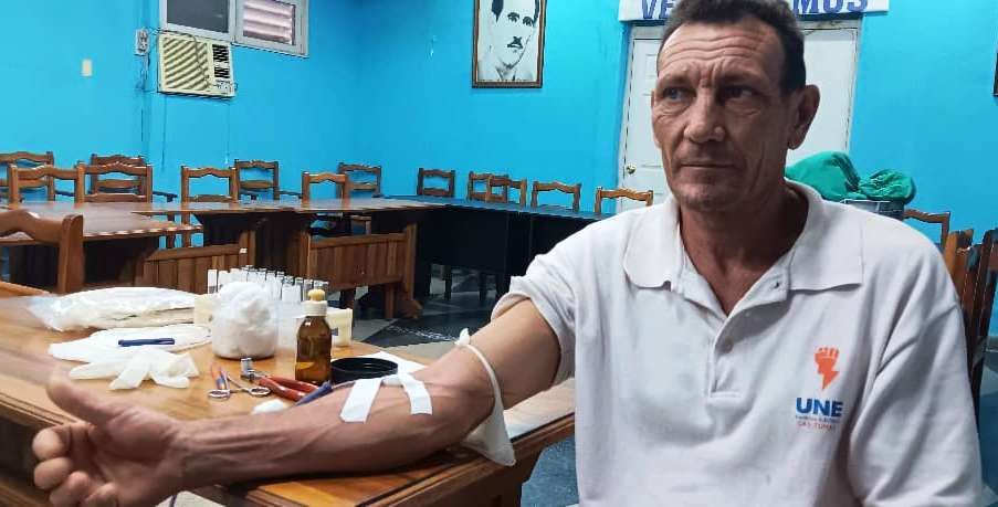 Donan sangre en saludo al 22 Congreso de la CTC