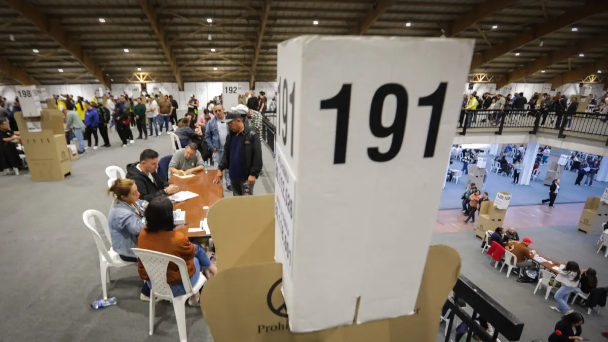 La segunda vuelta presidencial definirá el rumbo del dólar, las acciones y demás activos financieros colombianos