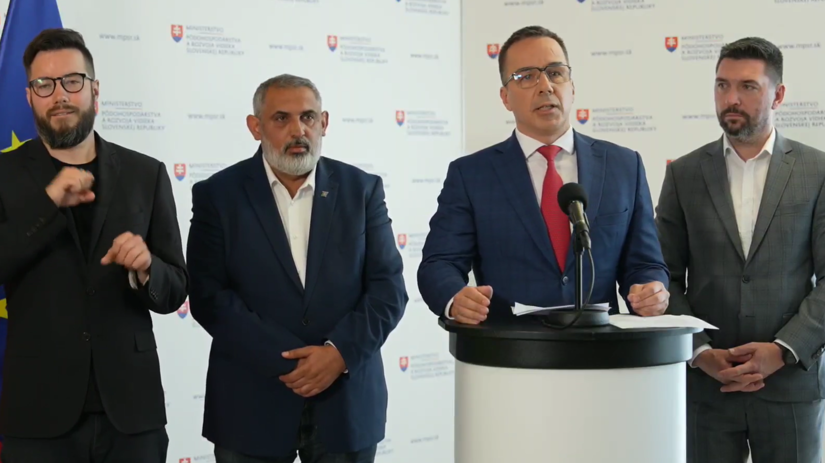 Dostal stopku. Splnomocnenec pre Rómov už nebude prideľovať eurofondy