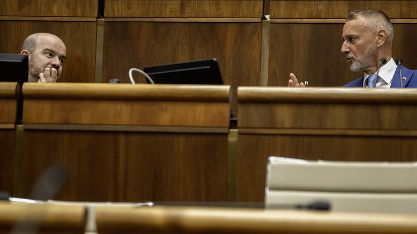 Len 12,5 hodiny na jednu z najväčších právnych zmien. Opozícia sa búri