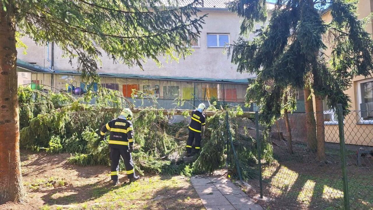 Čo po sebe zanechala búrka v Žiline? Mesto odhalilo rozsah škôd aj dobrú správu - Regióny - Správy - pravda.sk