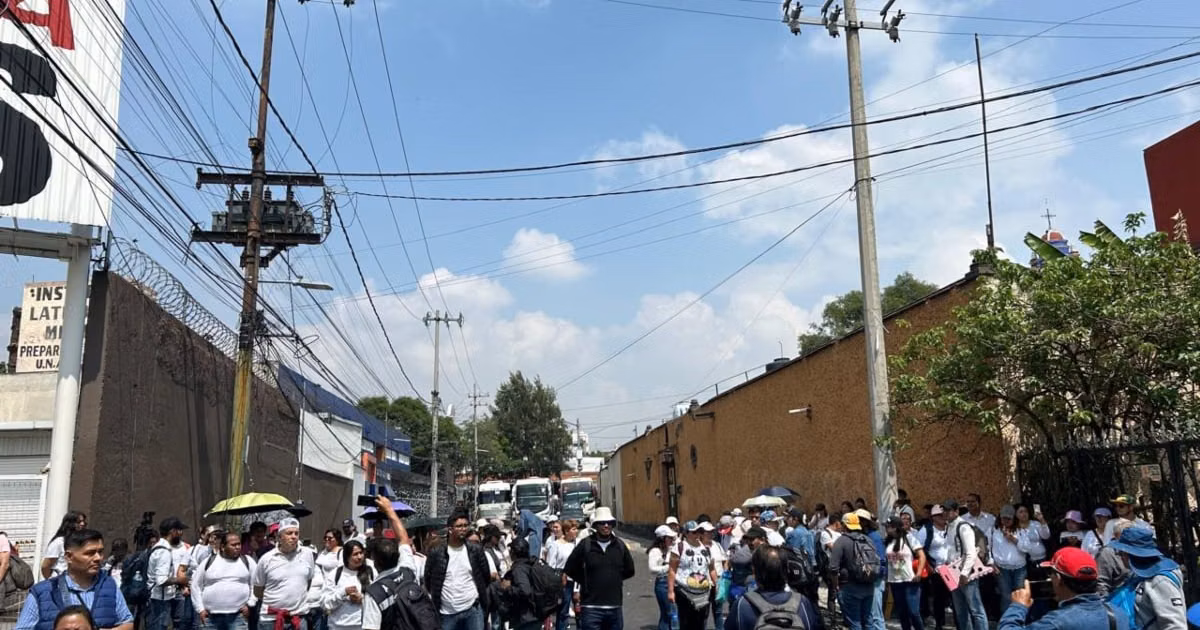 Gobierno coloca a funcionarios como “carne de cañón” entre manifestantes y policías