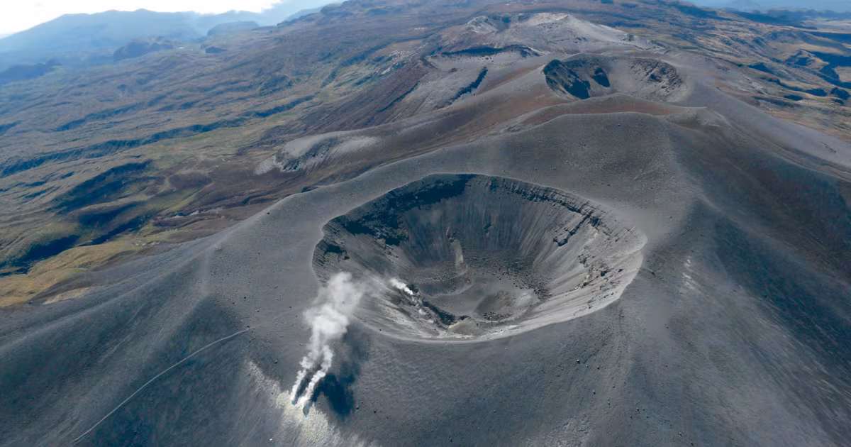 Actividad en el volcán Puracé obliga a cierre del aeropuerto de Popayán
