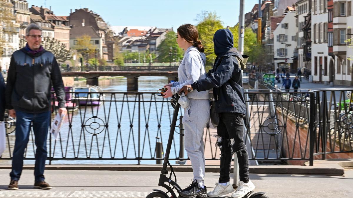 Monopattini, Altamura: “Dalle bretelle retroriflettenti al casco ai limiti di velocità. Tutti gli obblighi disattesi” / Cosa cambia per quelli in sharing / Autovelox, perché le