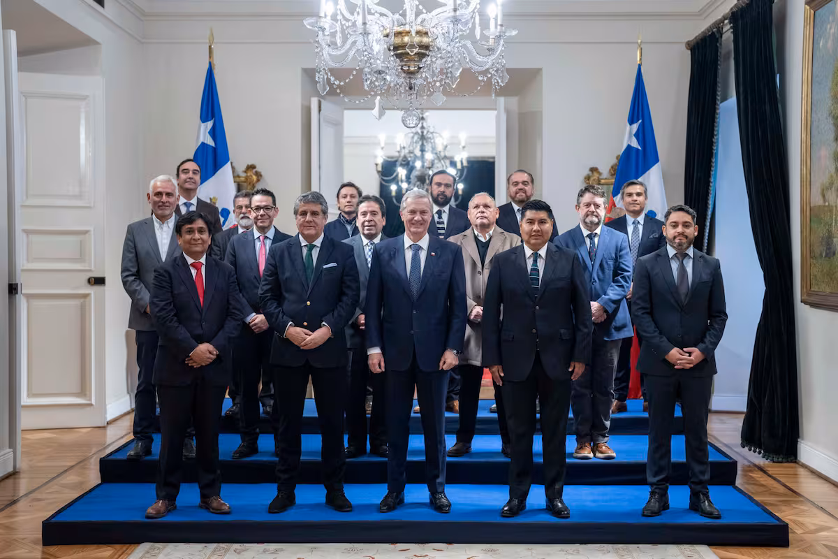 Gobernadores tras reunión con Kast: buscan un “nuevo trato” para las regiones