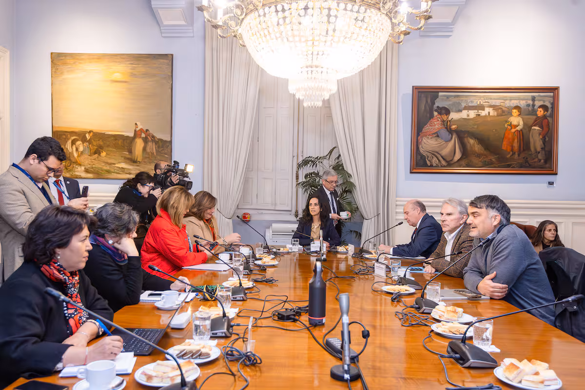 “Los plazos se van a cumplir”: ministro Quiroz tras participar en mesa política impulsada por el Senado en el marco de la megarreforma