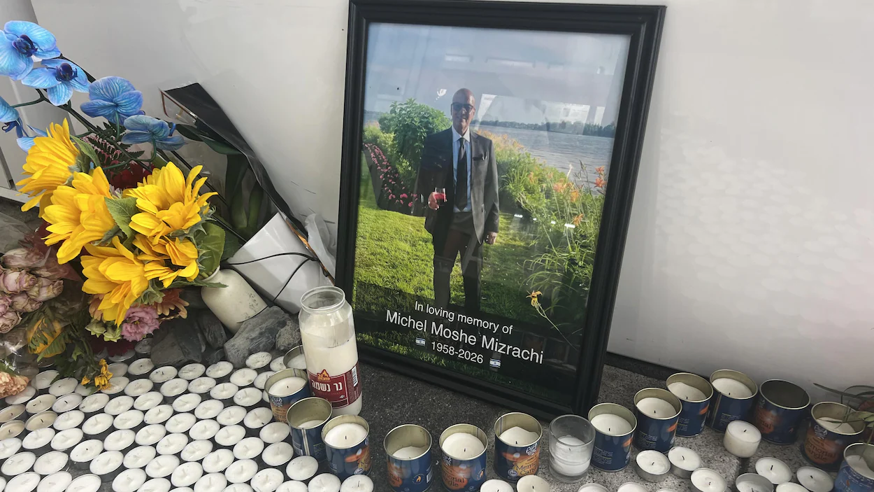 Cérémonie commémorative en l’honneur d’une victime de la fusillade à Côte-des-Neiges. Photo : La Presse canadienne / Charlotte Glorieux