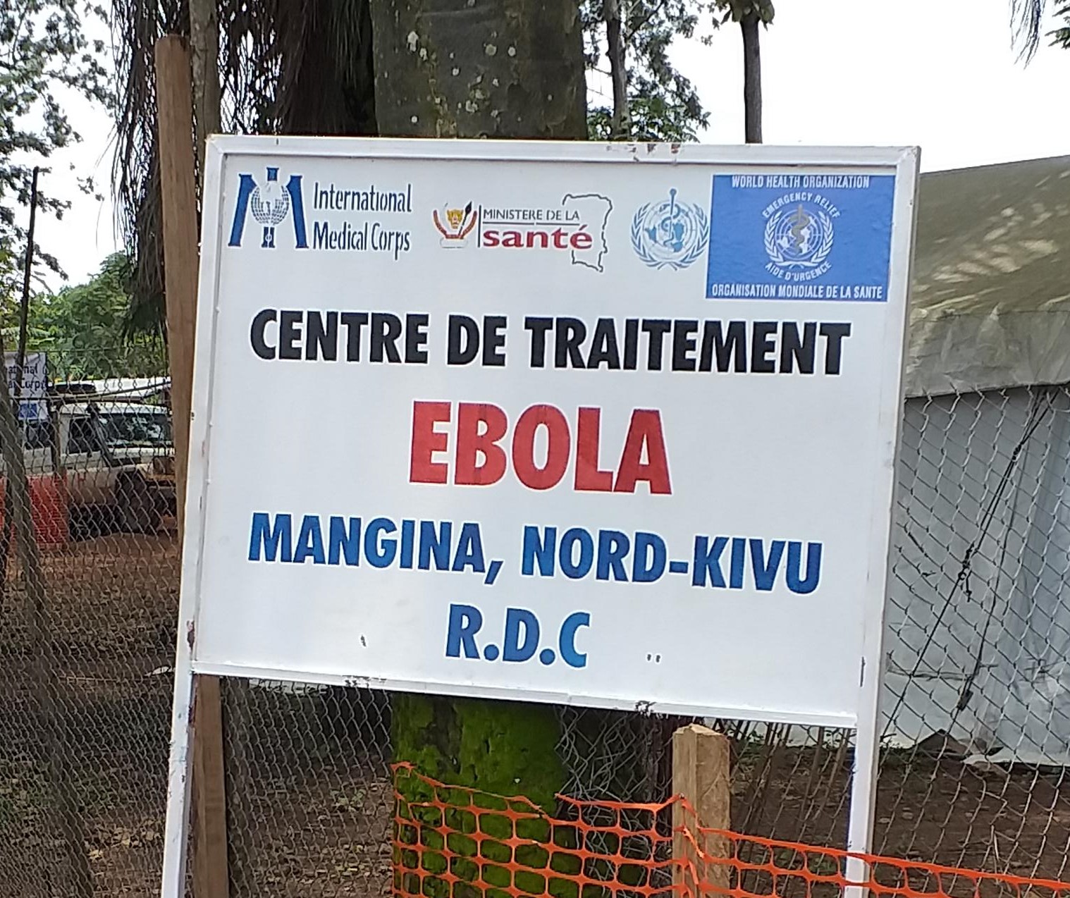 Un premier patient guéri d'Ebola quitte le centre de traitement à Butembo