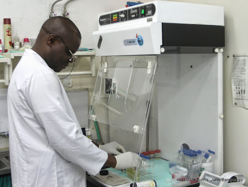 Ebola en RDC : l’OMS lance un essai clinique de deux traitements expérimentaux dès la semaine prochaine