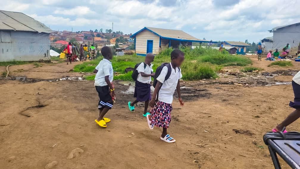 Proclamation des résultats scolaires sans élèves pour prévenir Ebola à Bunia