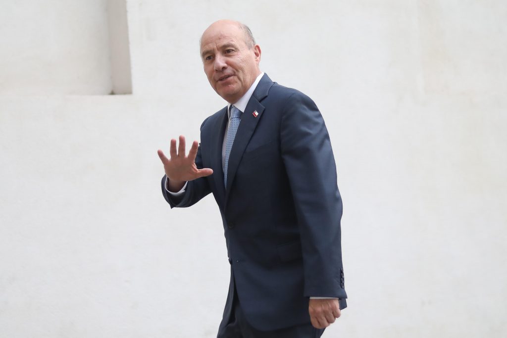 Gobierno fija meta fiscal al 2030 y descarta alcanzar el balance estructural cero prometido por Kast