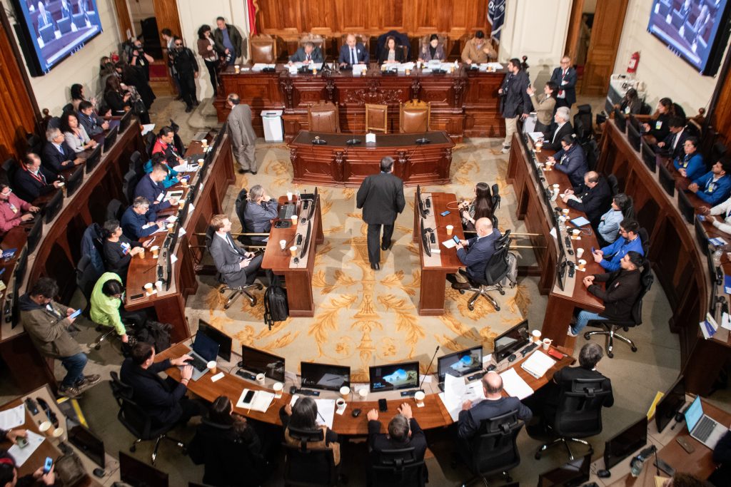 Senado aprueba nombramientos de Luis Rojas y Andrés Salas pese a críticas por el proceso de selección.